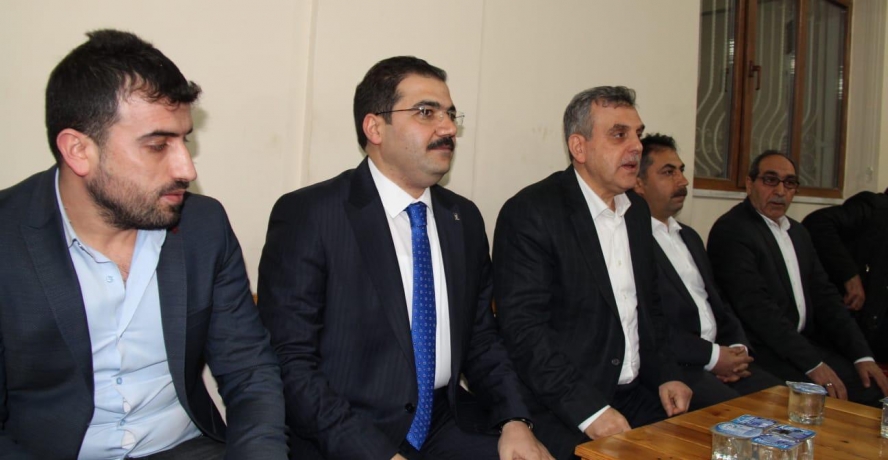 ESNAFLAR AK ADAY KUŞ’U BAĞRINA BASIYOR